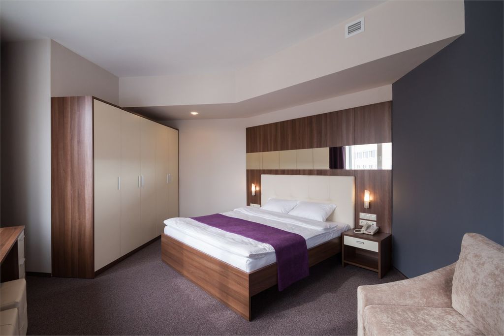 Республика — Апартаменты полулюкс семейный