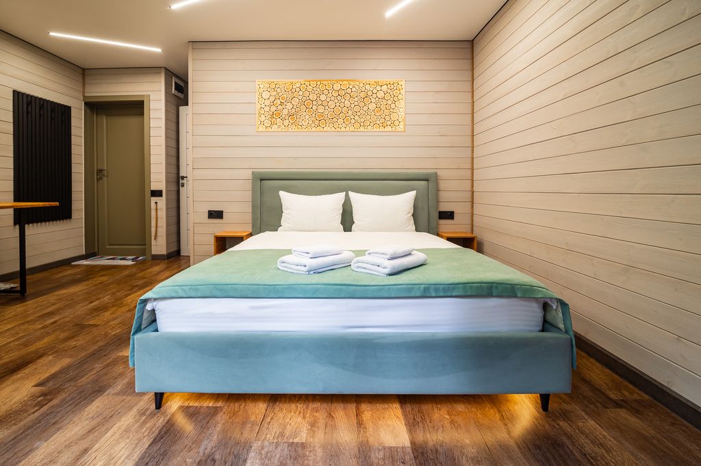 Гринвальд 1474 — Четырёхместный номер Комфорт с балконом без вида