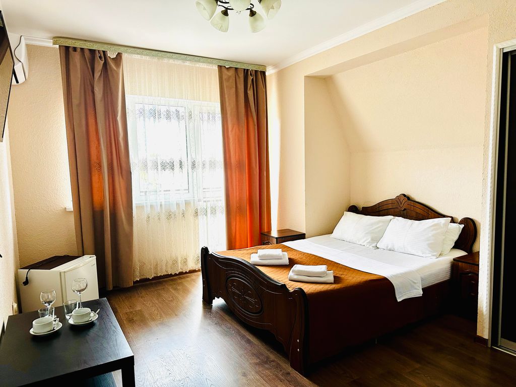 Эльбрус — Двухместный номер с 1 кроватью Уютный с балконом и видом на море