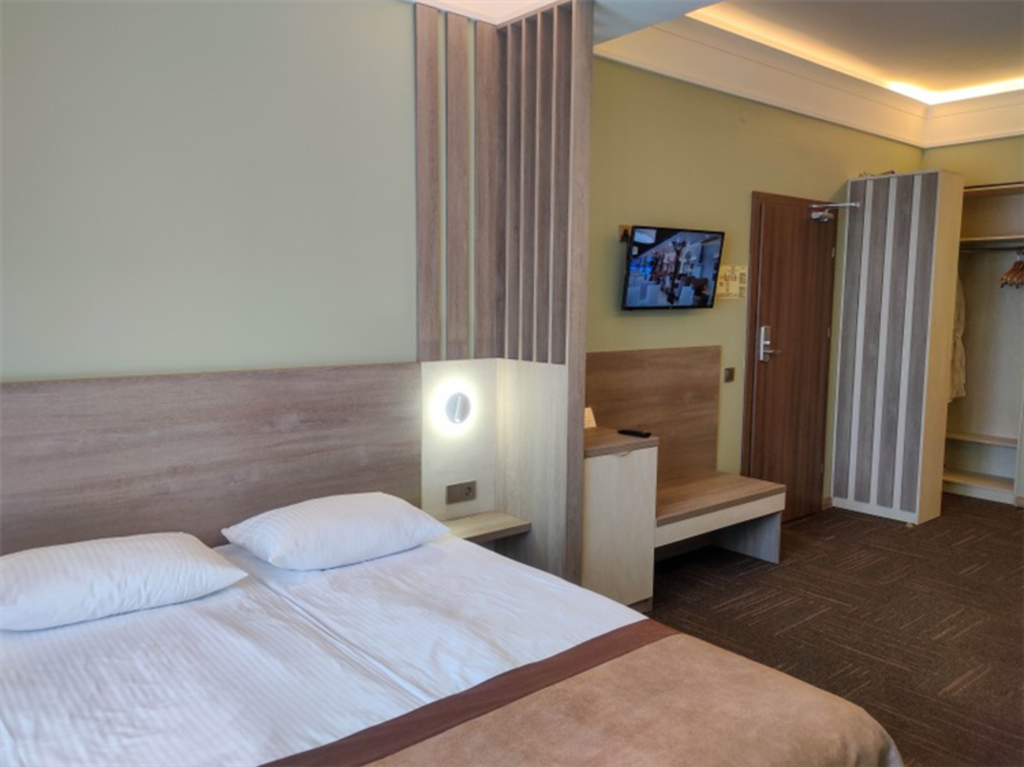 Самбия — Семейный номер однокомнатный плюс с боковым видом на море (корп.С)