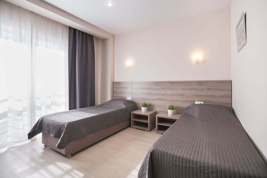 Абрикос Плюс — Двухместный номер с 2 отдельными кроватями