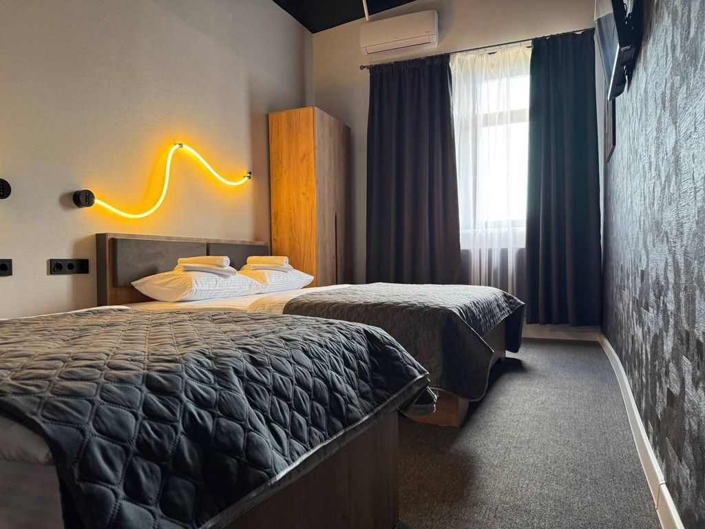 THouse — Трёхместный номер с кроватью размера "King-size" и односпальной кроватью