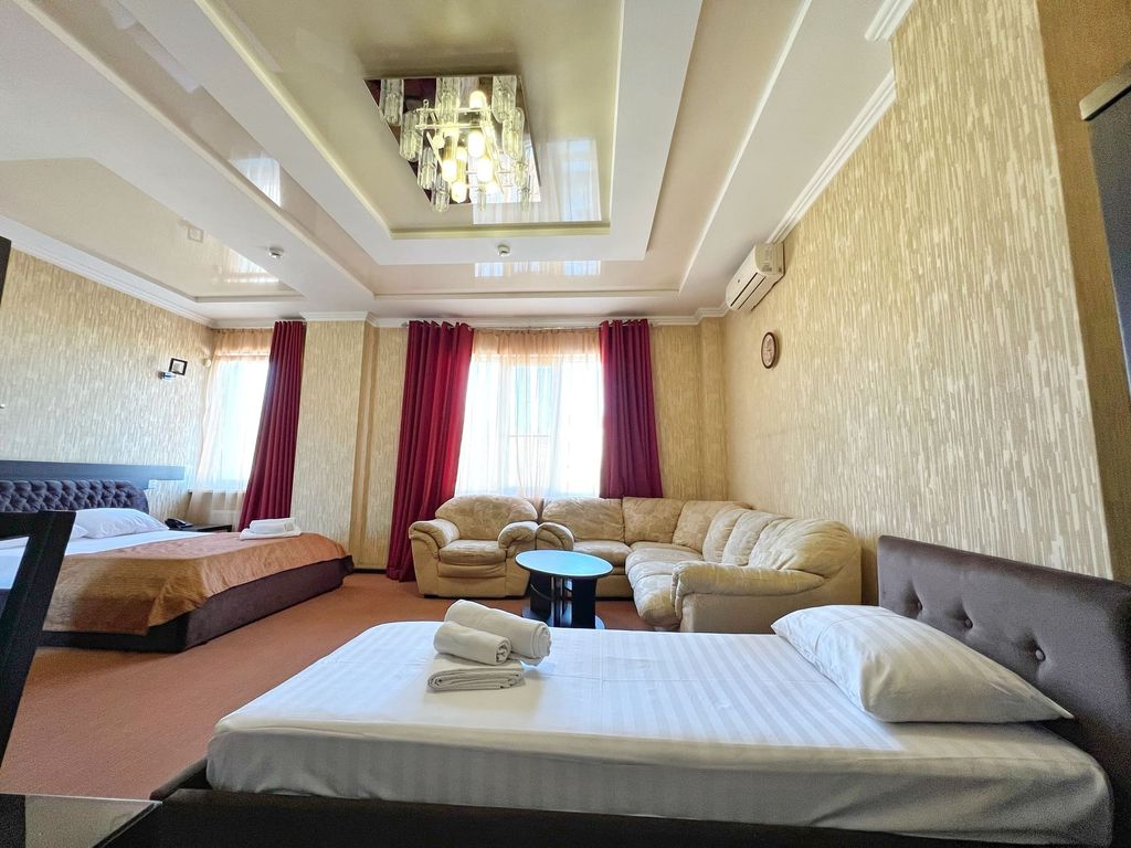 Айсберг — Трёхместный номер люкс