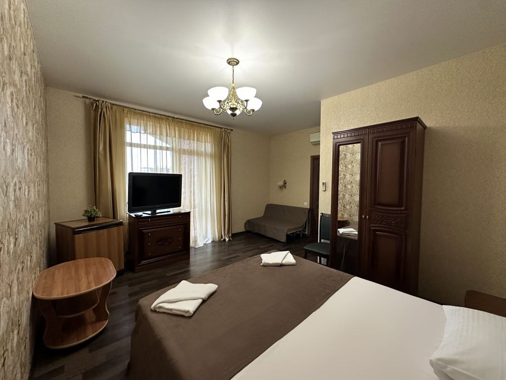 Вилла Таурус — Трёхместный номер улучшенный