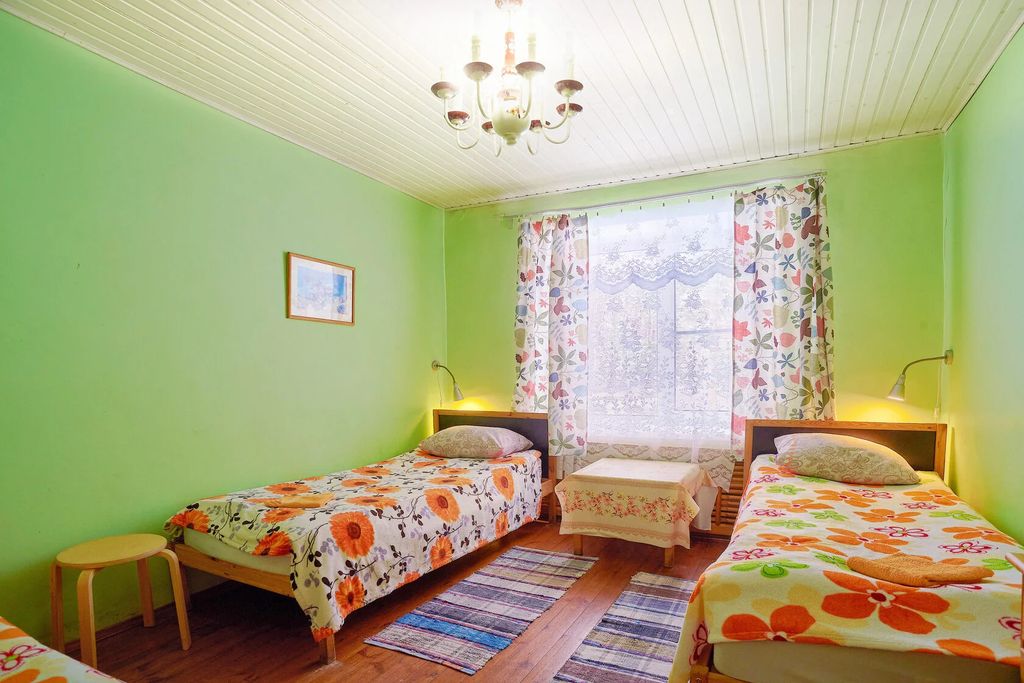 Подсолнухи — Трёхместный номер эконом в корпусе № 4, 6