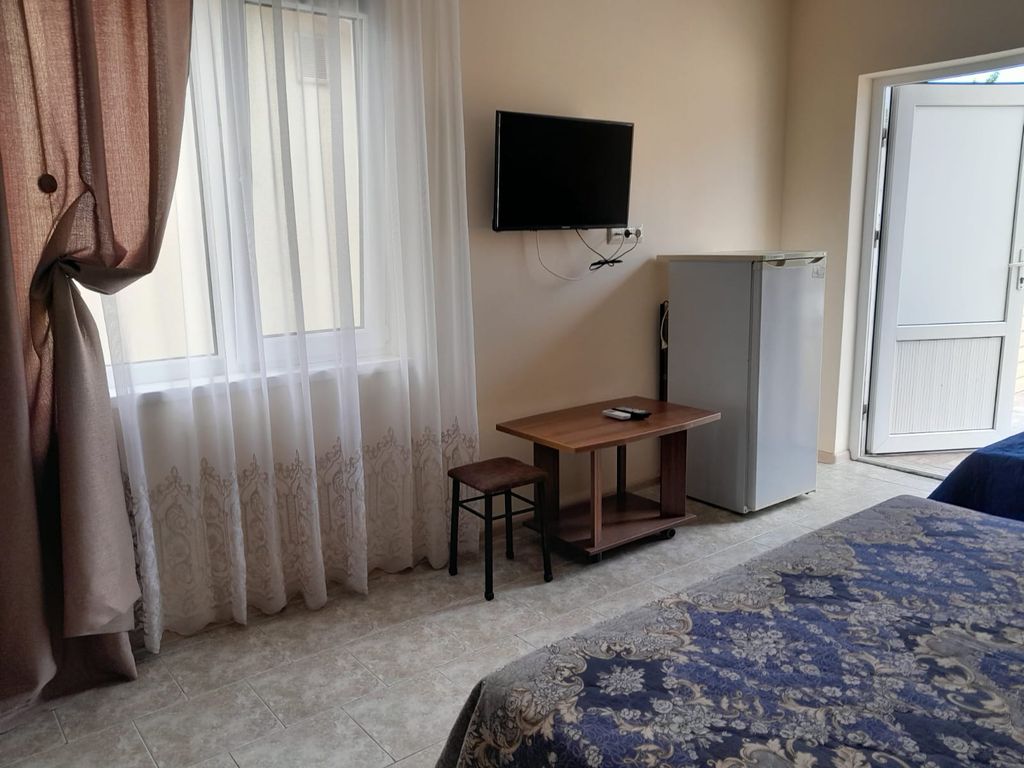 Радужный — Трёхместный номер комфорт