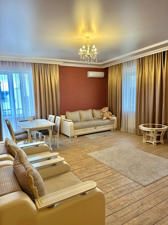 Рич Хаус — Семейный номер двухкомнатный улучшенный номер от 2-6 человек