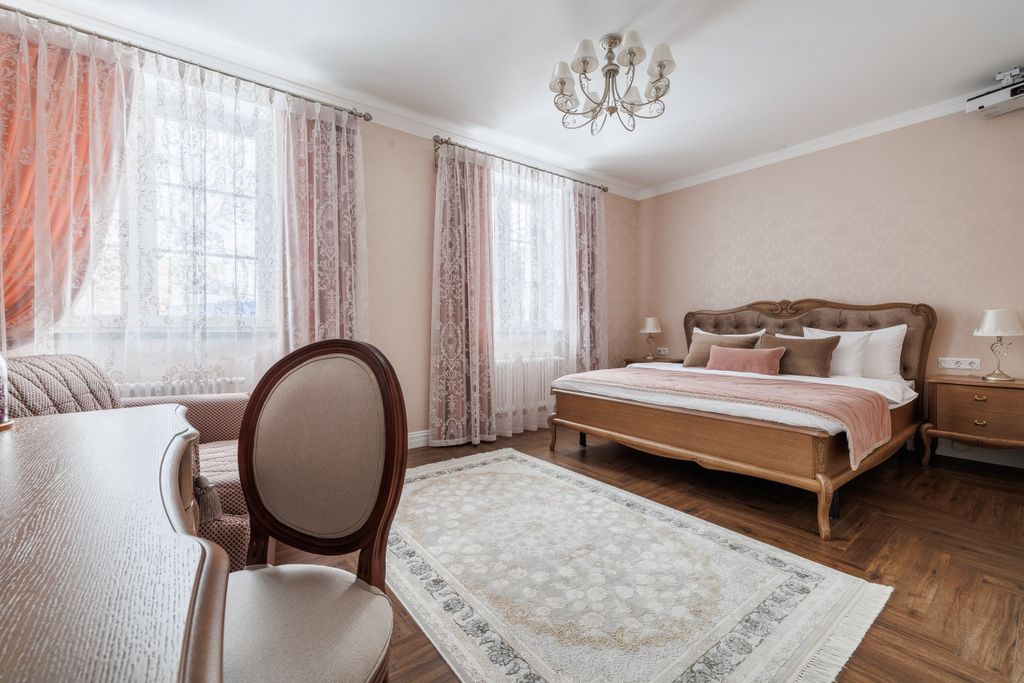 Симфония — Трёхместный номер Люкс  «Чародейка»