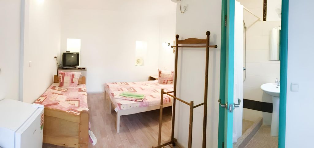 Южный дворик — Трёхместный номер стандарт