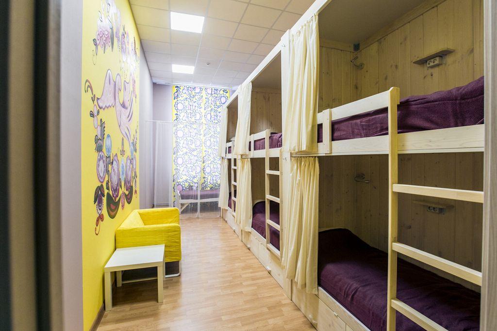 Yes Hostel — Многоместный смешанный номер Городецкая роспись