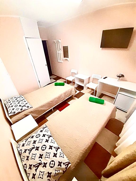 Авеню 2 — Двухместный номер с 2 отдельными кроватями улучшенный с видом на горы