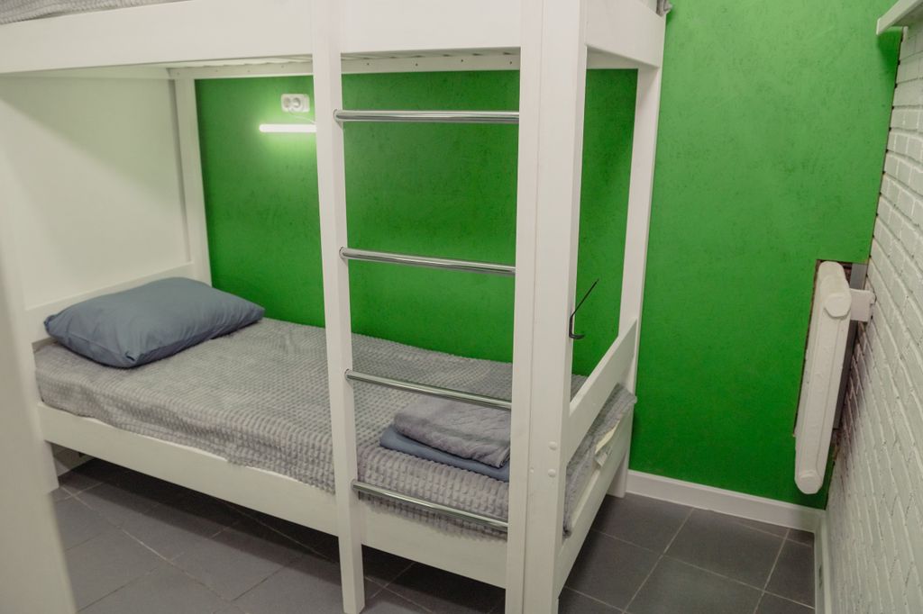 Тихий — Многоместный смешанный номер эконом (душ/туалет общий)