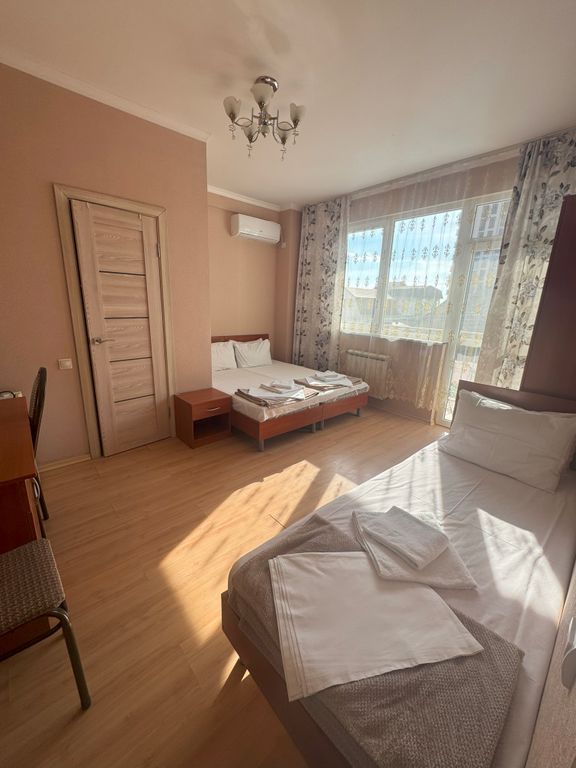 Восемь ветров — Трёхместный номер стандарт