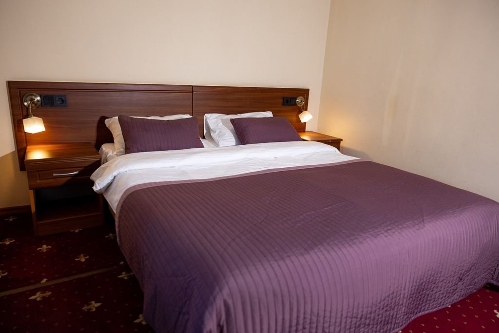 Яна — Семейный номер полулюкс на уютной мансарде до 5 гостей