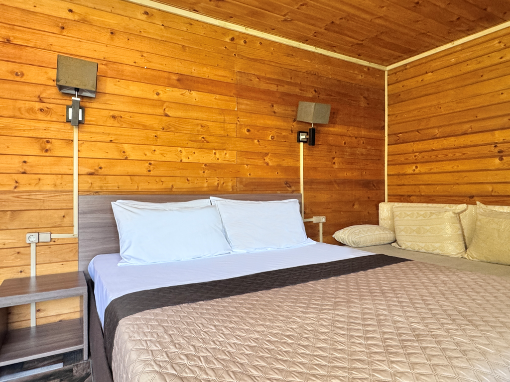 Уральские Самоцветы — Семейный номер пятиместный Финский