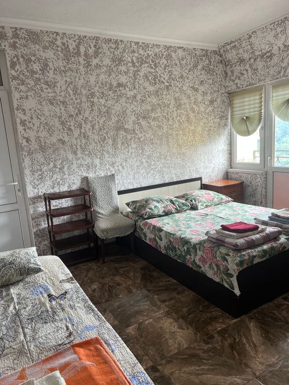 Панорама — Четырёхместный номер стандарт с видом на горы