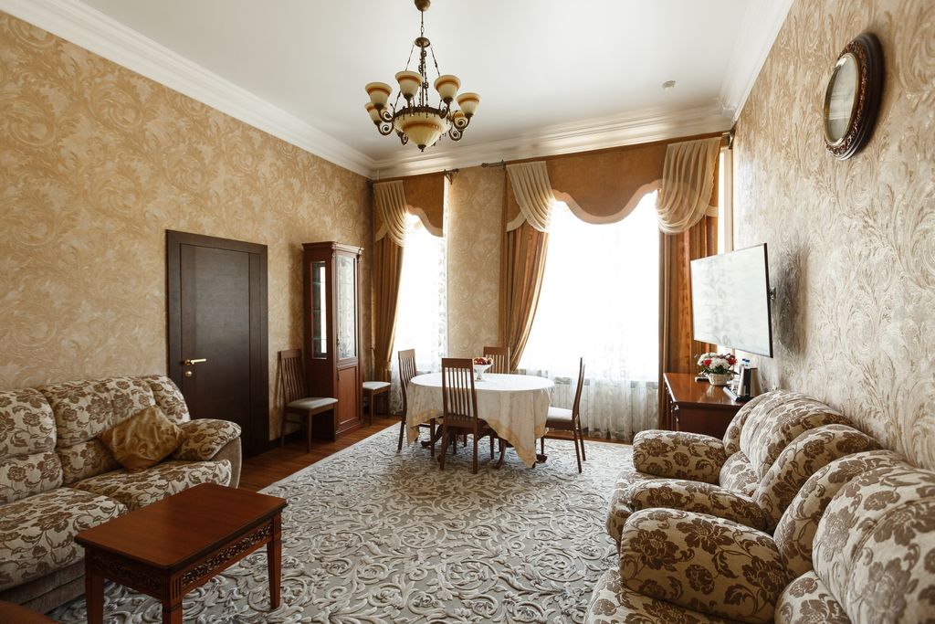 ЕВРОПА — Семейный номер люкс с видом на город