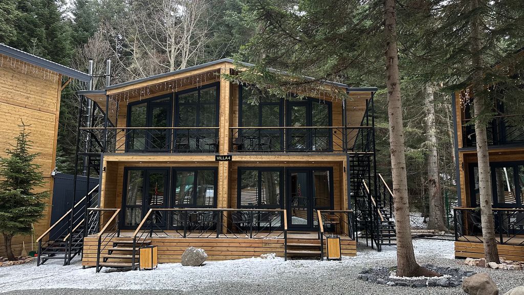 Три богатыря — Четырёхместный номер студия