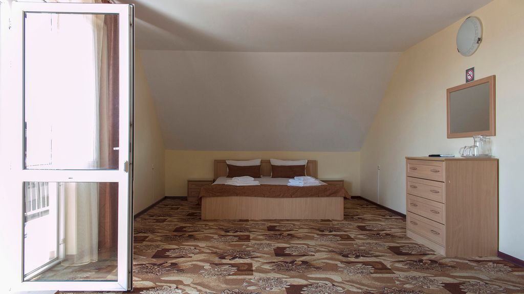 Ростов — Семейный номер Делюкс с балконом и красивым видом