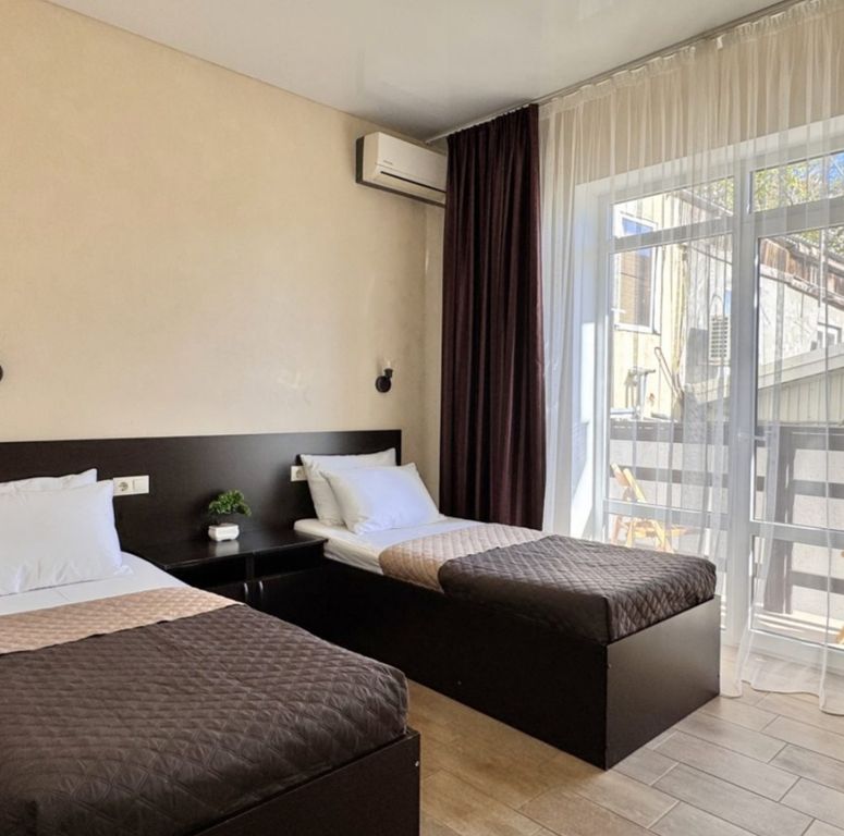 Арт Шале — Двухместный номер с 2 отдельными кроватями стандарт с балконом