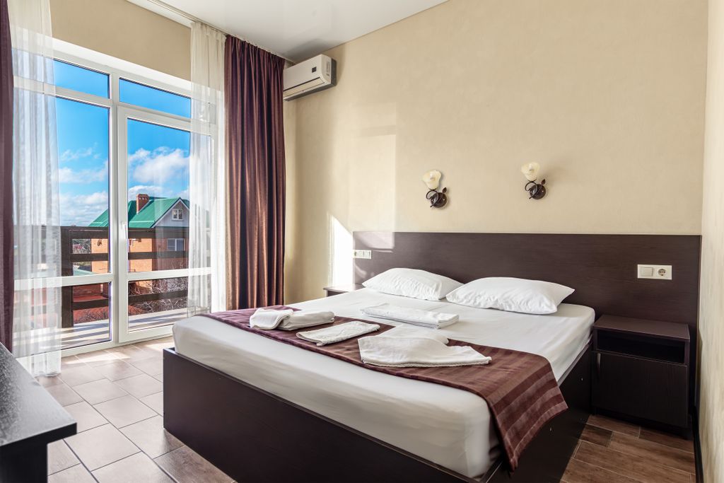 Арт Шале — Двухместный номер с 1 кроватью комфорт с видом на море и бассейн