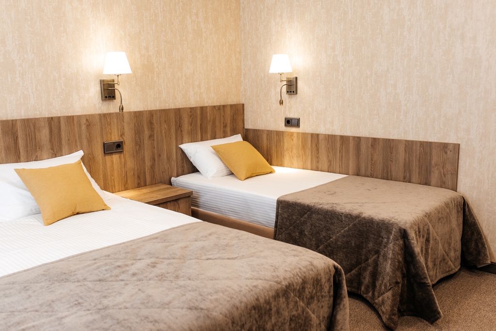 Кристалл — Трёхместный номер Комфорт плюс