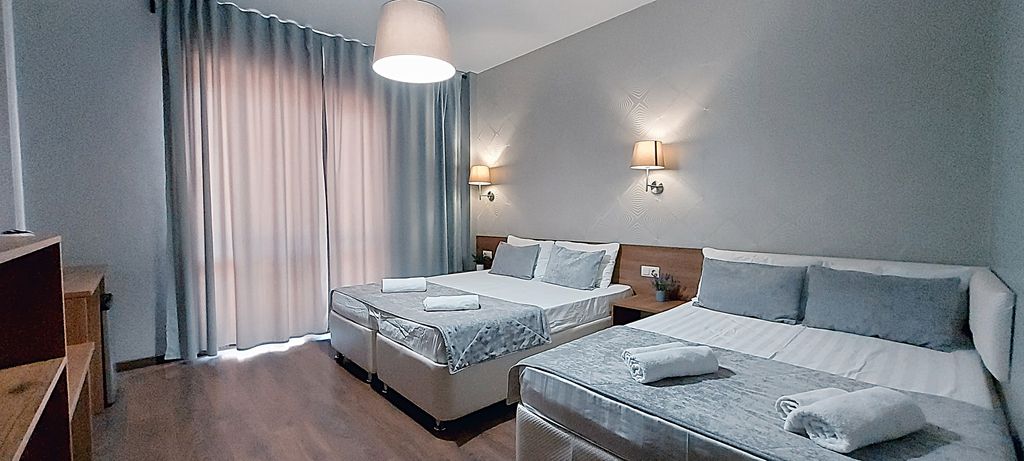 777 — Четырёхместный номер улучшенный с балконом