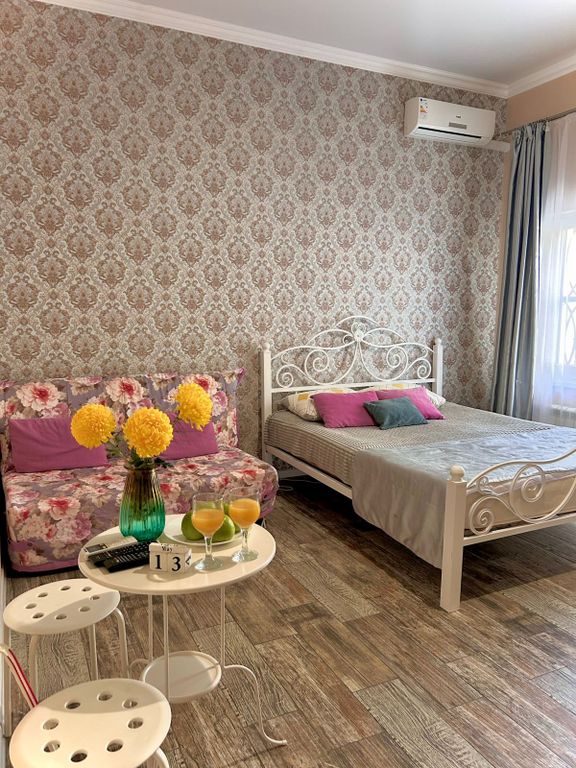 Sunny — Двухместный номер с 1 кроватью Уютный люкс на 1 этаже