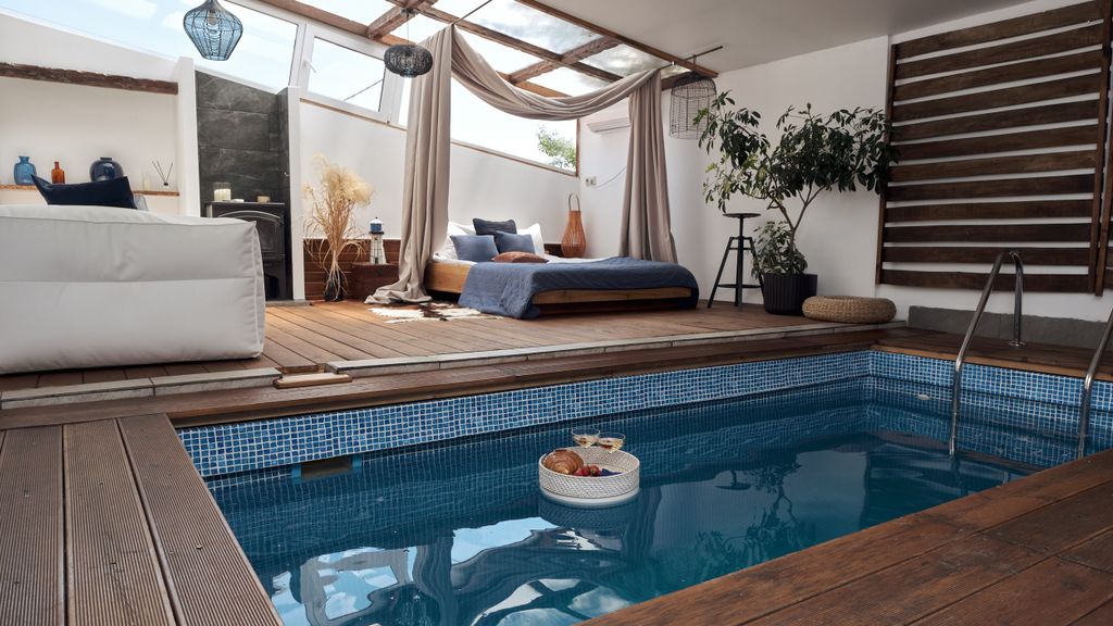 Шато Бужор — Семейный номер бунгало с бассейном