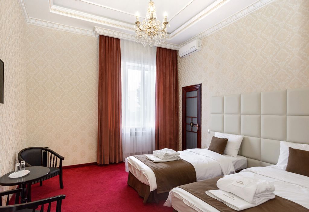 Император — Двухместный номер с 2 отдельными кроватями стандарт