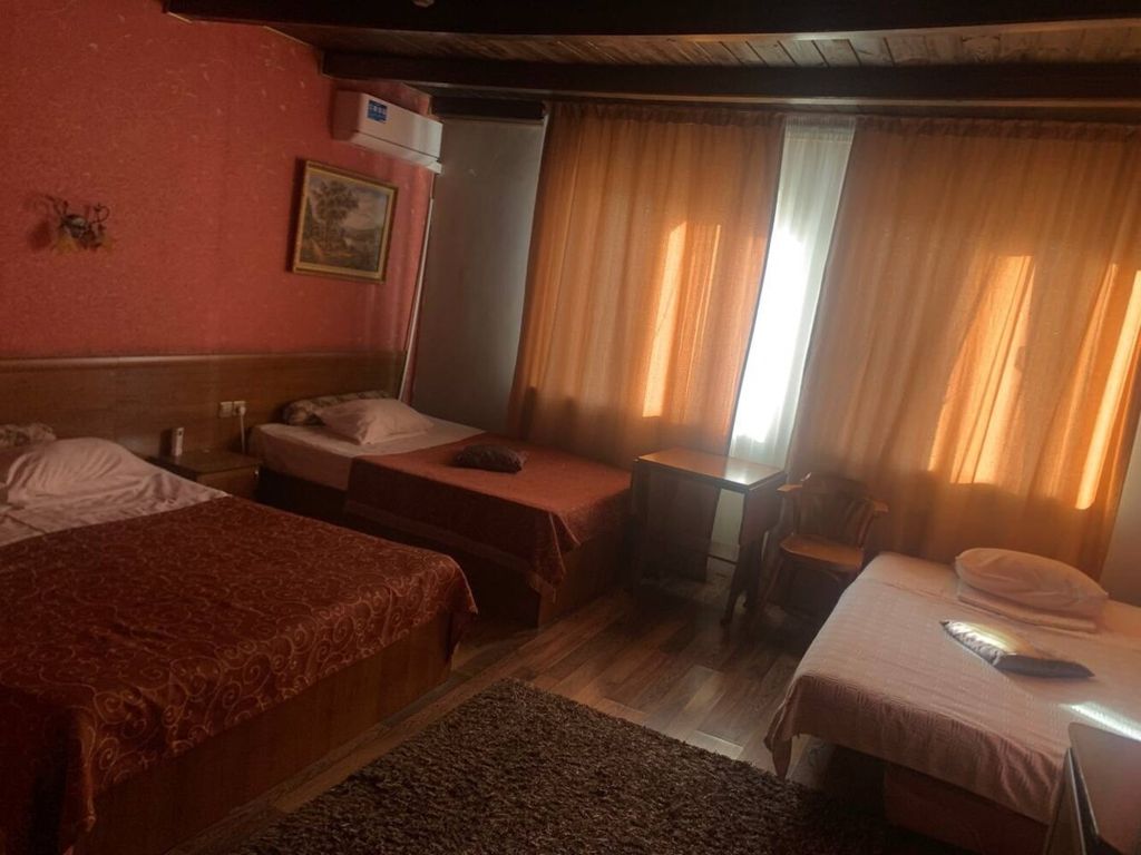 Кадгарон — Семейный номер в теплых тонах