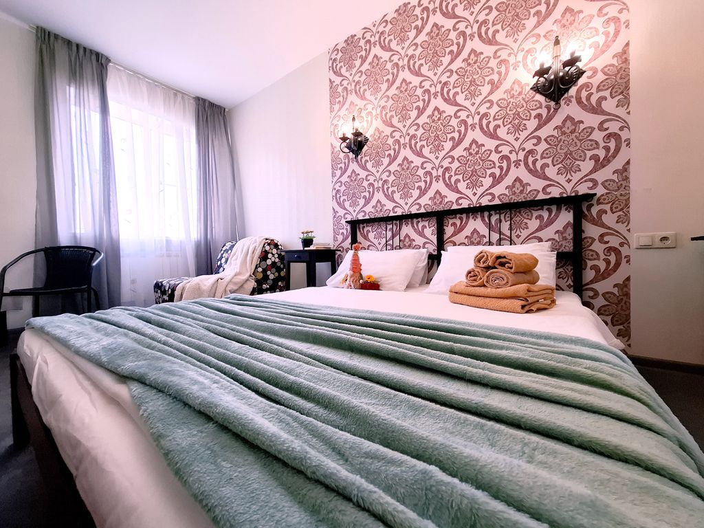 Эверест — Трёхместный номер улучшенный