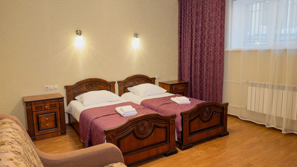 Кавказ — Двухместный номер с 2 отдельными кроватями  цокольный этаж