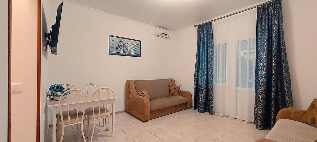 Анастасия — Апартаменты семейные с кухней с балконом