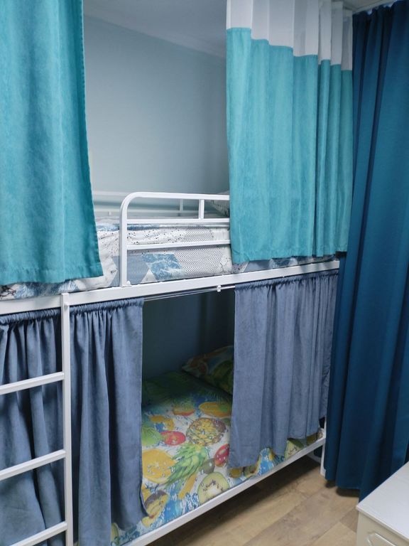 Compass — Многоместный смешанный номер Восьмиместный общий