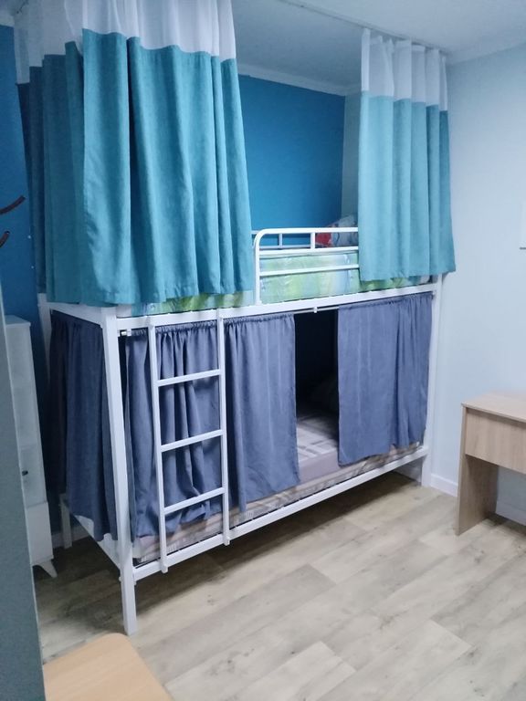 Compass — Многоместный смешанный номер Восьмиместный общий мужской