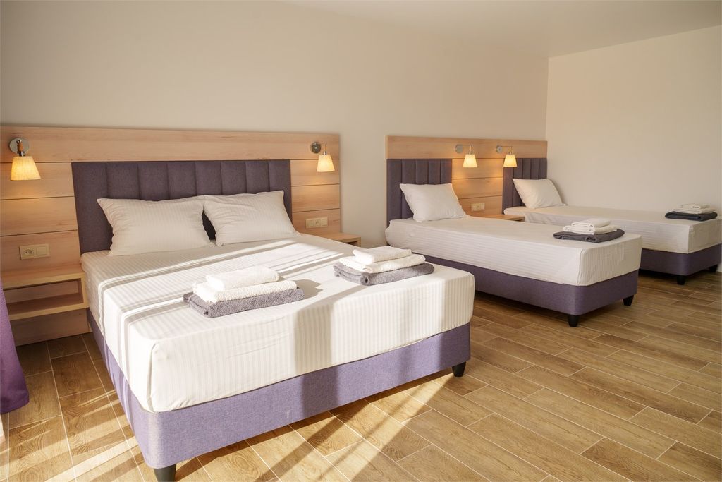 Алиса Home — Семейный номер с террасой