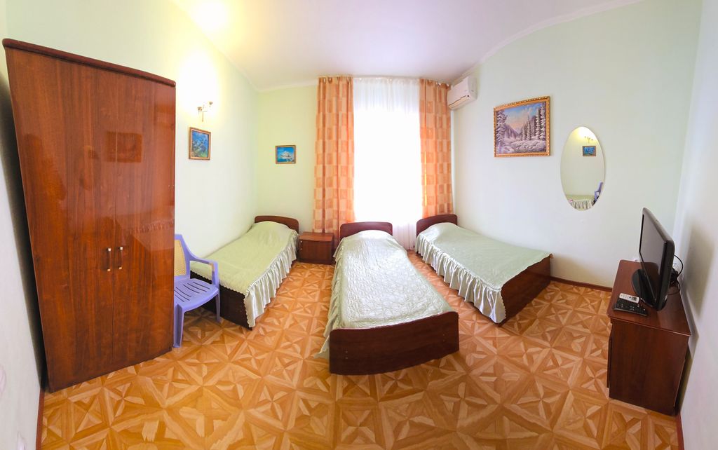 Бавария — Трёхместный номер Трехместный номер " Эконом" 33