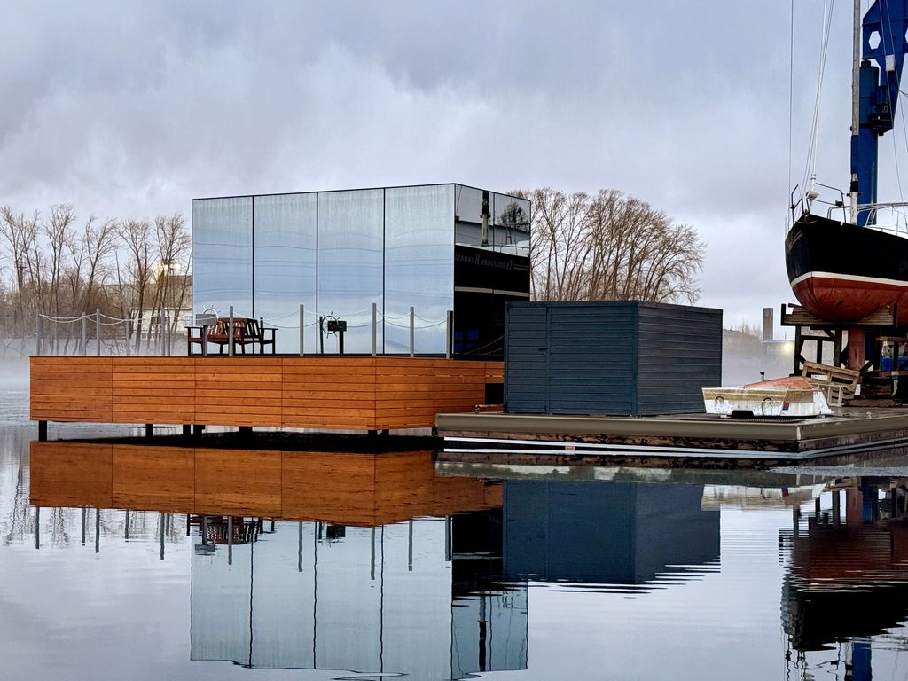 F911 — Дом с видом на яхты и озеро