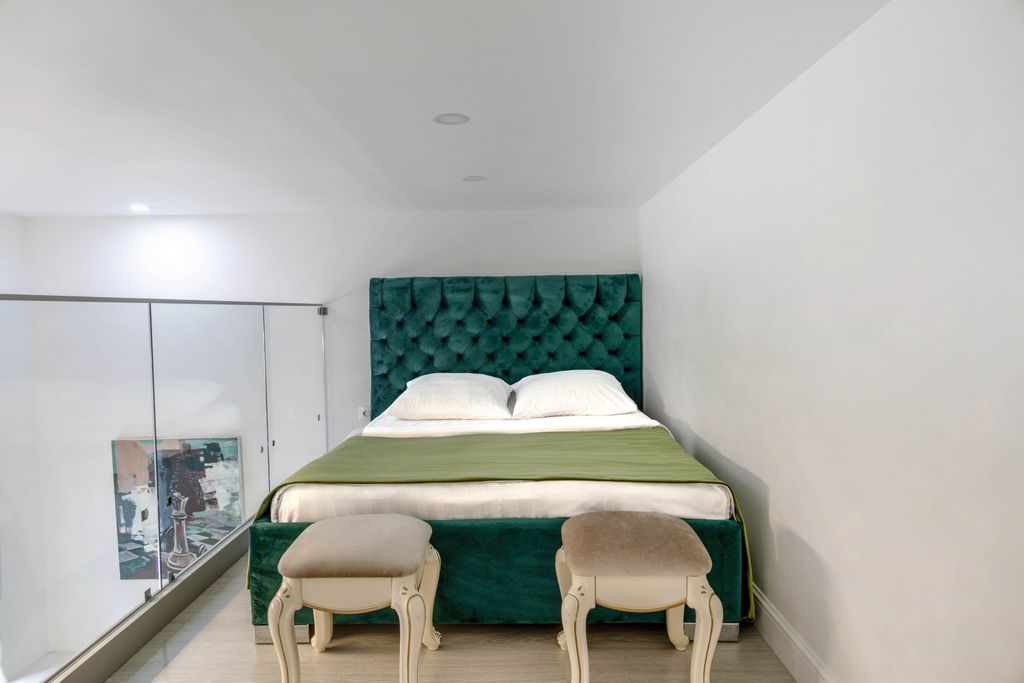 "Централ Резиденс" — Семейный номер Студия двухуровневая