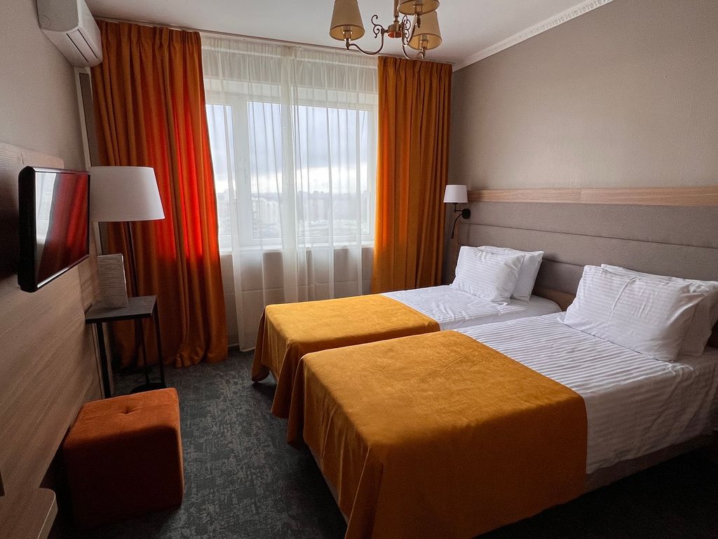 Салют — Двухместный номер с 2 отдельными кроватями бизнес