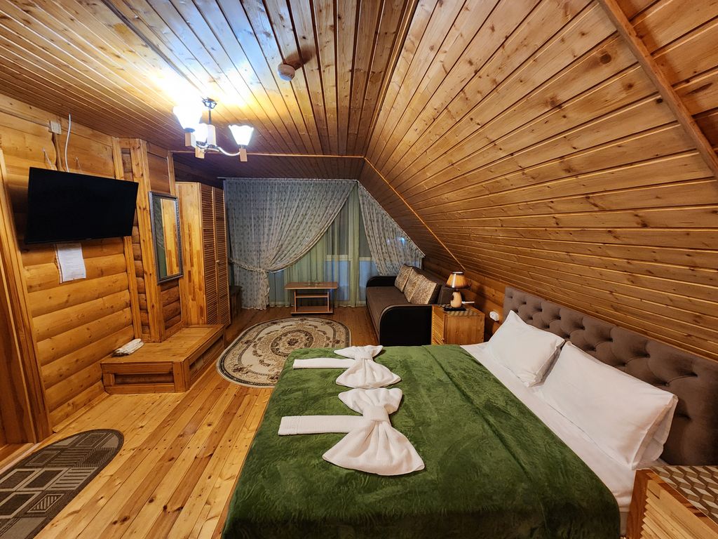 Тур — Четырёхместный номер студия с видом на горы