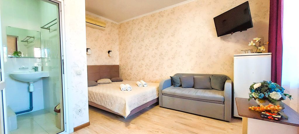 7 Чудес — Четырёхместный номер делюкс