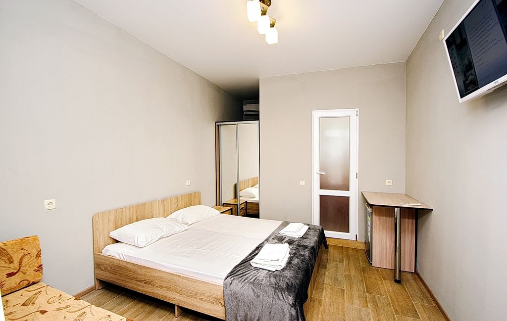 Диамант — Трёхместный номер стандарт с балконом