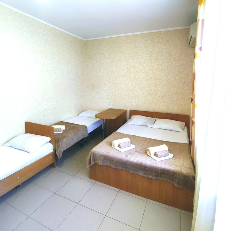 На Калараш, 42 — Четырёхместный номер Комфорт с балконом