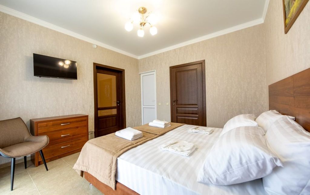 Джанго — Апартаменты с кухней и балконом