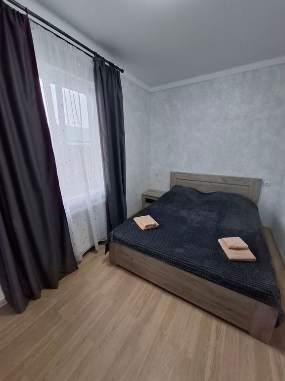 У Пруда — Апартаменты двухкомнатные с кухней и верандой