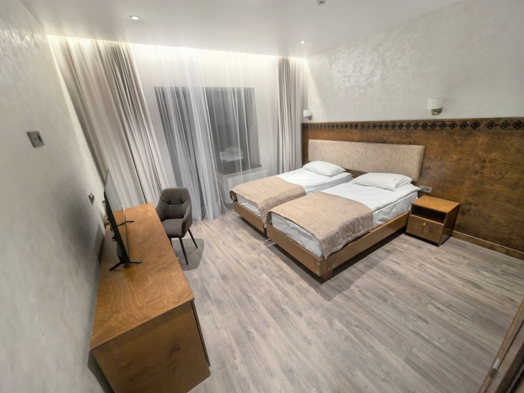 Четыре сезона — Двухместный номер с 1 кроватью стандарт с балконом и 1 или 2 кроватями