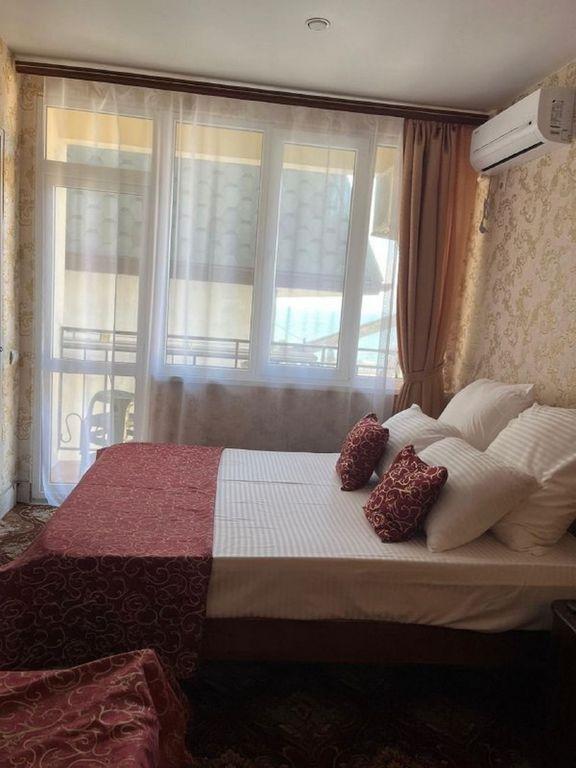 Араик — Четырёхместный номер стандарт с видом на море