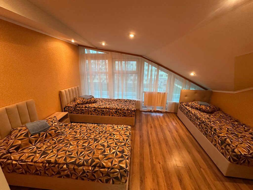 На Октябрьской Революции — Семейный номер стандарт